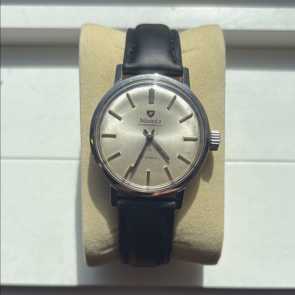 Nivada Men's Silver and Black Watch